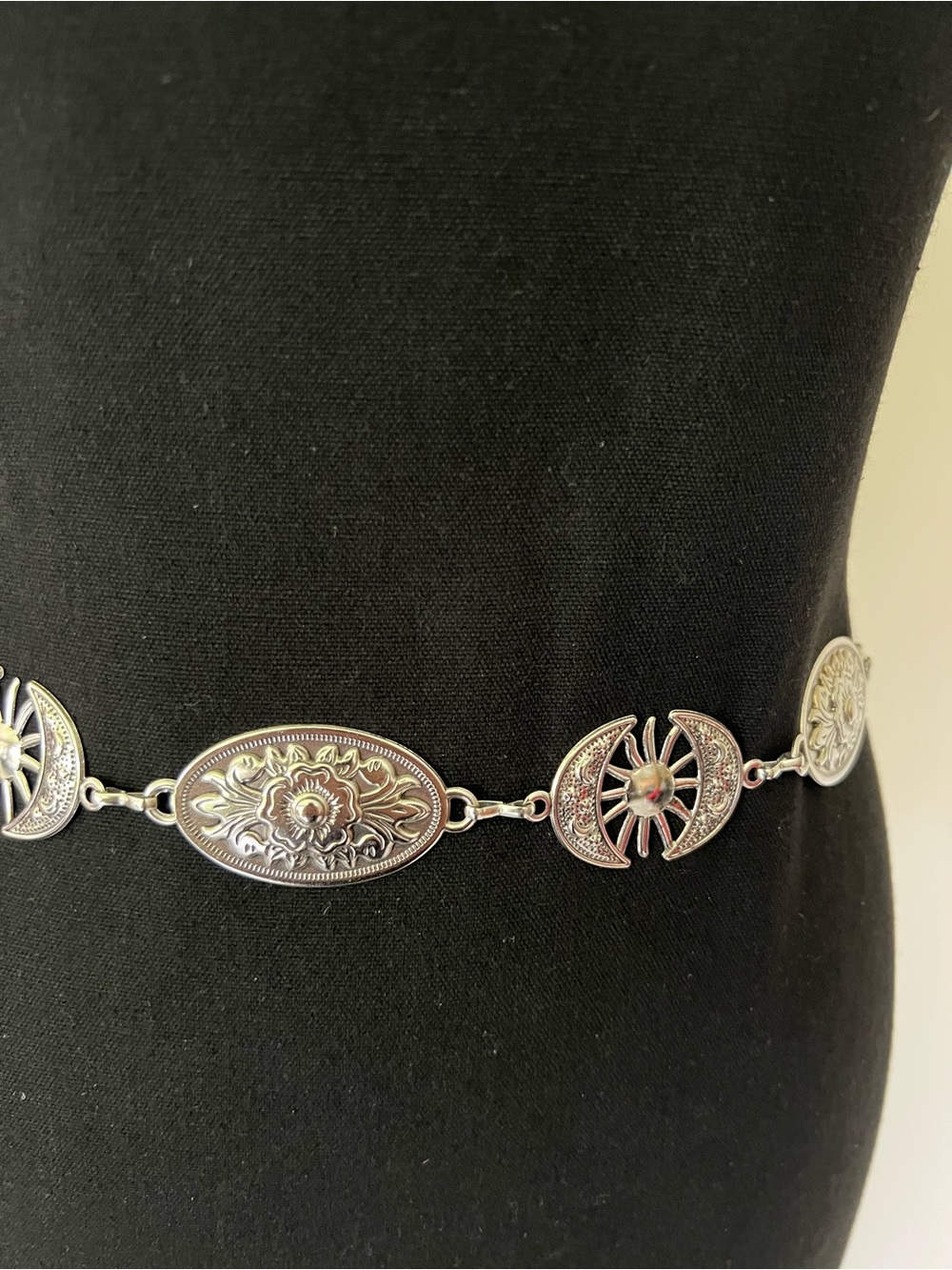 Silver-Tone Floral Linked Waist Chain Belt - Women Accessories